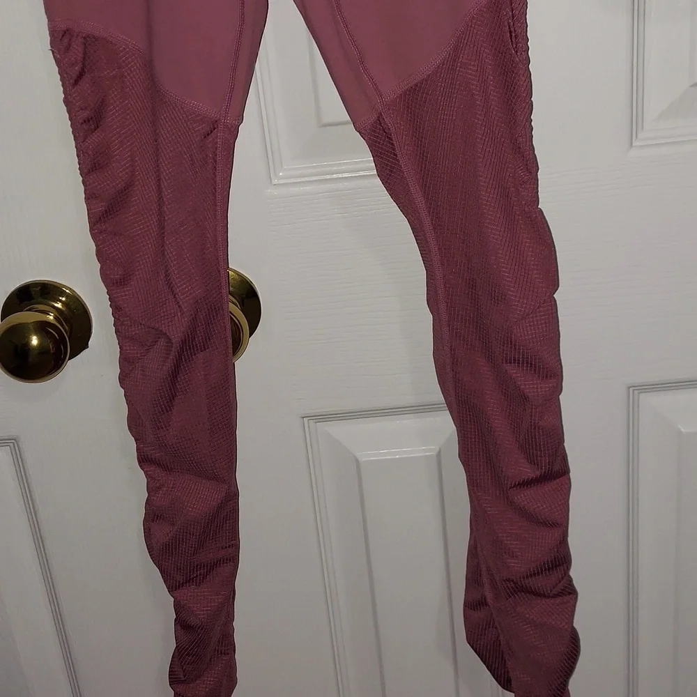 ⭐️SALE⭐️Fabletics set⭐️ bottoms xxs / top medium - Picture 2 of 5